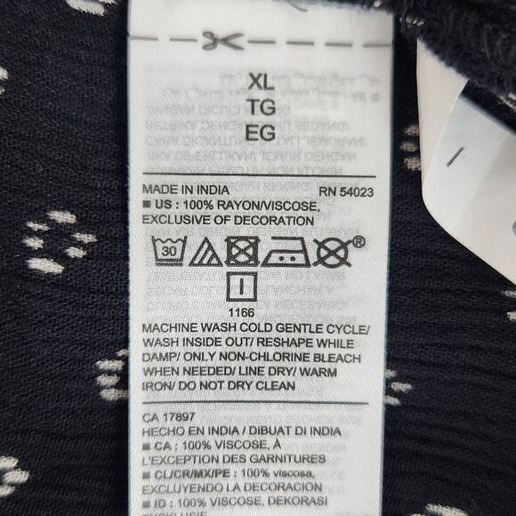 Old Navy Black Blouse with Flutter Sleeves Size XL Black and White Peasant Top - Picture 8 of 9